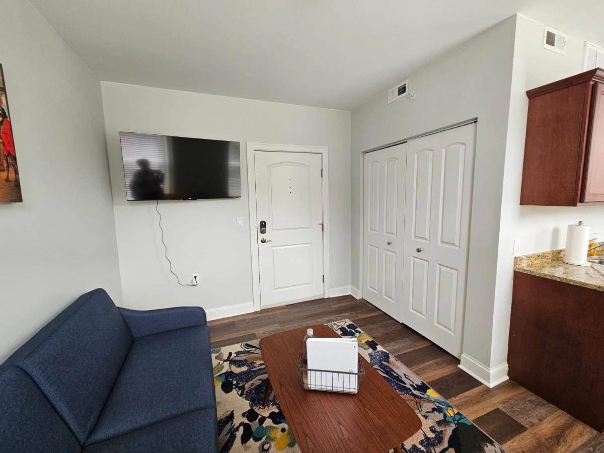 Gorgeous And Spacious Studio At The Historic Inman - 200 Σαμπέιν Εξωτερικό φωτογραφία