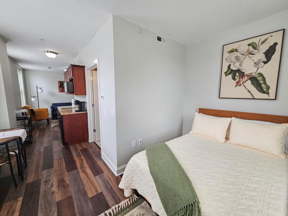 Gorgeous And Spacious Studio At The Historic Inman - 200 Σαμπέιν Εξωτερικό φωτογραφία